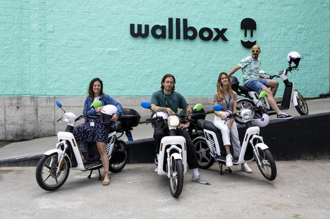Cooltra se alía con Wallbox para implementar su primer motosharing corporativo para empleados