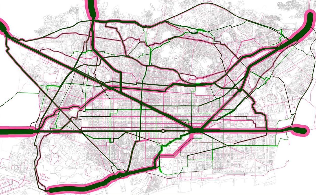 datacity lab e-mobility barcelona project - image showing how the city could reduce traffic congestion and emissions by including 16 distribution hubs and zero-emission last mile fleets